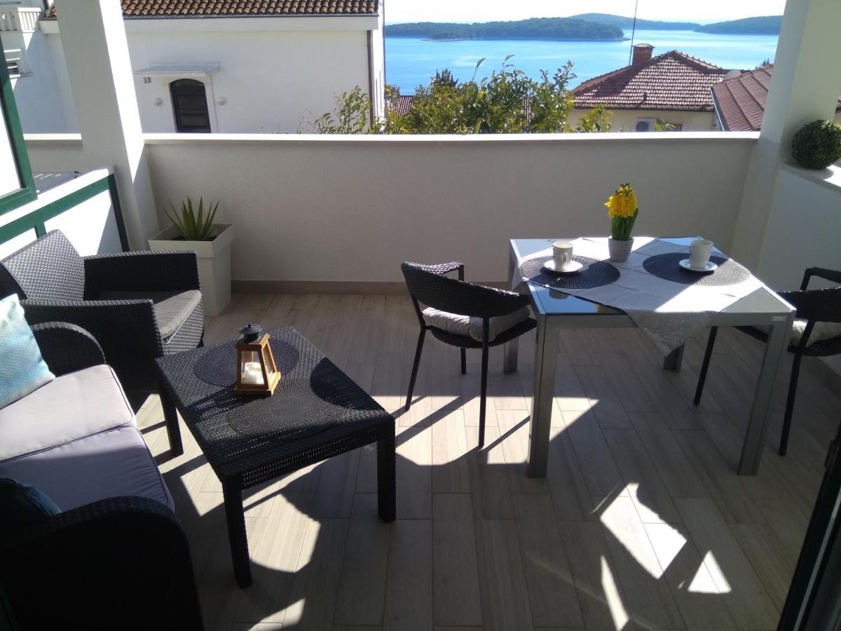 Apartmani Marinka Viskovic Hvar Town Exterior photo