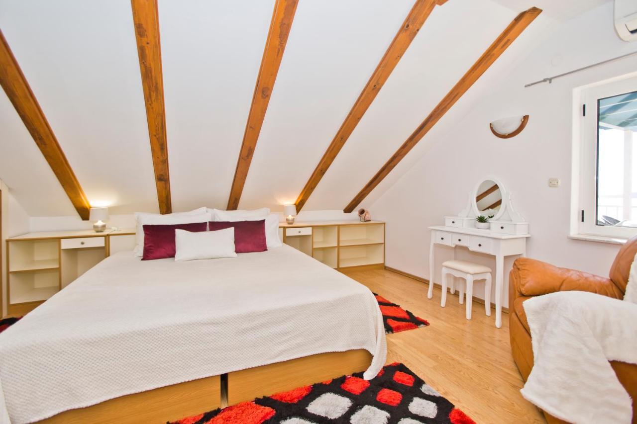 Apartmani Marinka Viskovic Hvar Town Exterior photo